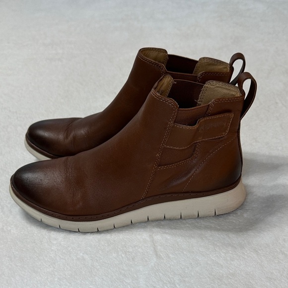 Vionic Women's Kaufman Tan Leather Ankle Booties - Picture 3 of 14